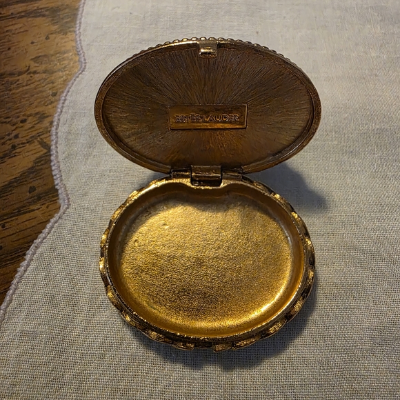 Beautiful Vintage Estee Lauder Blue Cameo Solid Perfume Compact. - Picture 6 of 8